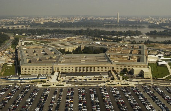 Замминистра обороны США, усомнившаяся в законности заморозки помощи Украине, покидает свой пост - «Новороссия»