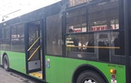 В Харькове обстреляли троллейбус с пассажирами - «Фото»