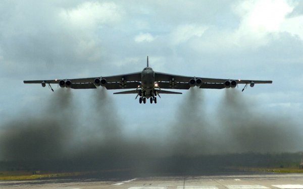 Бомбардировщики B-52 ВВС США вернулись на Гуам - «Военное обозрение»