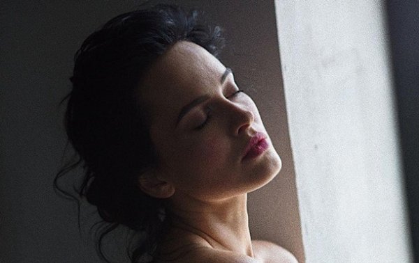 Даша Астафьева в эротической фотосессии позировала без белья - «Культура»