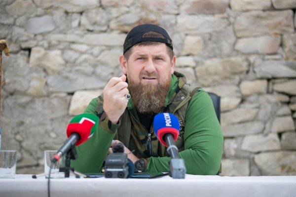 Кадыров потребовал от Зеленского подтвердить свои извинения и прекратить войну в Донбассе - «Новороссия»