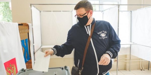 Как голосовали россияне: фотографии с избирательных участков - «Политика»