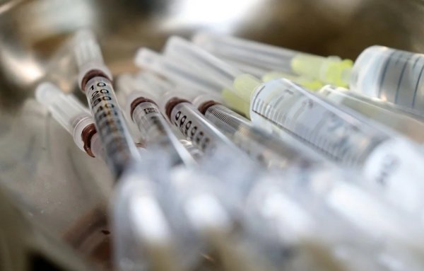 Минздрав РФ: Вакцинация от коронавируса будет добровольной - «Новороссия»
