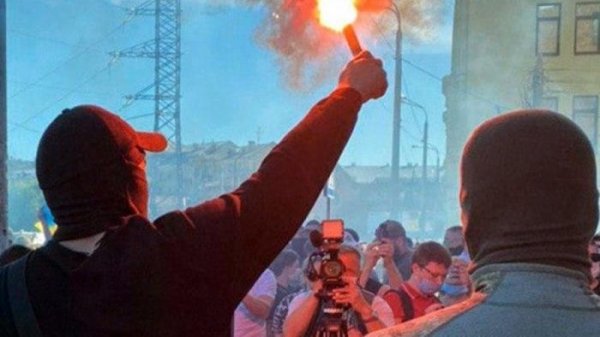 Политолог: Результаты местных выборов на Украине будут решаться в уличных схватках - «Новороссия»