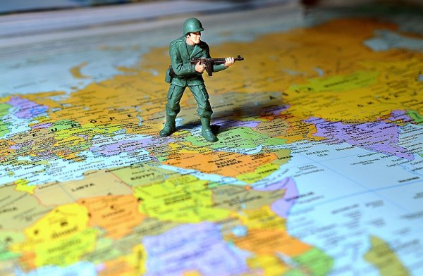 «Сегодня вторгаться на Украину не будем»: Ошибка «политолога» взорвала социальные сети - «Новороссия»