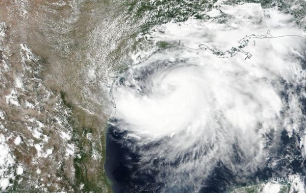 В Атлантическом океане сформировался первый ураган в этом году - «В мире»