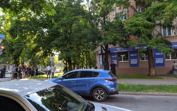 В офис партии в Полтаве бросили гранату - нардеп - (видео)