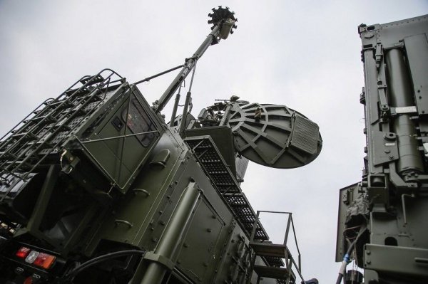 В России стартовали полигонные испытания новейшего электромагнитного оружия - «Новороссия»