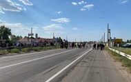На Херсонщине работники ночных клубов перекрыли мост - «Фото»