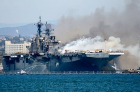 Пожар на гигантском корабле обнажил признаки распада ВМС США - «Аналитика»