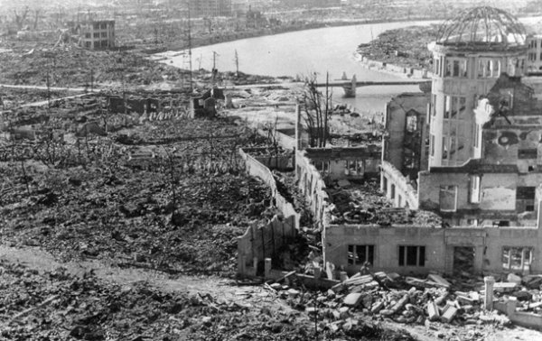 Атомный ужас в Хиросиме. Мир на пороге повторенияСюжет - «В мире»