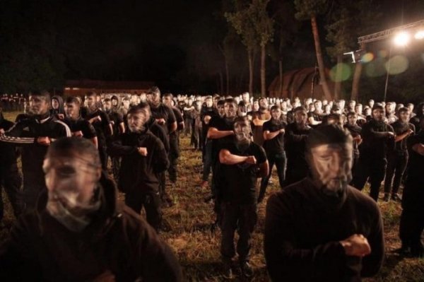Азаров: Неонацистские группировки плодятся по всей Украине - «Новороссия»