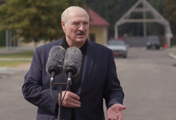 Лукашенко предложил Макрону помочь в переговорах с «желтыми жилетами» - «Новороссия»