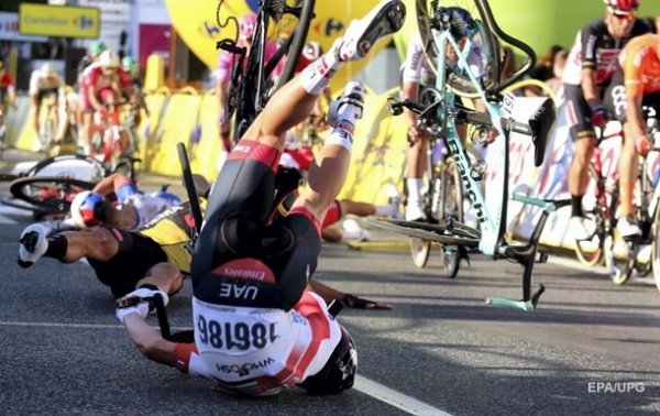 На велогонке Тур Польши пострадал победитель - «Спорт»