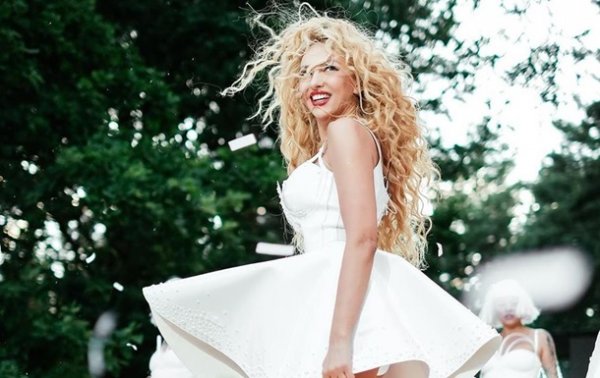 Оля Полякова выпустила новый трек Белый танец - «Культура»