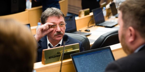 Российский депутат задекларировал 26 квартир и 10 самолетов - «Политика»