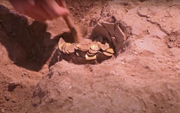 Тысячелетние золотые монеты нашли при раскопках в Израиле - «Наука»