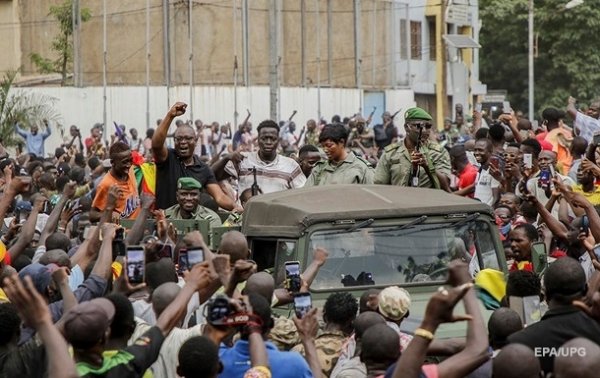 Военные закрыли границы Мали и ввели комендантский час - «В мире»