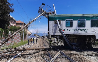 В Италии пассажирский поезд сошел с рельс - «В мире»