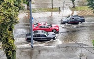 В Луцке ливень затопил дороги и повалил деревья - «Фото»