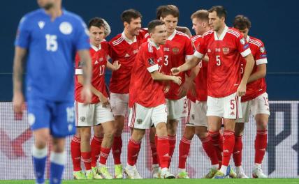 ФИФА и УЕФА запрещают русским пацанам мяч пинать - «Спорт»