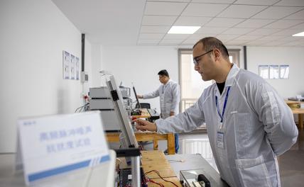 Китайцы собирают искусственного человека — на замену есть почти все органы - «В мире»
