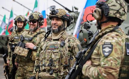 Скотт Риттер: 25 тысяч бойцов Кадырова на одной площади — это впечатляет - «Общество»