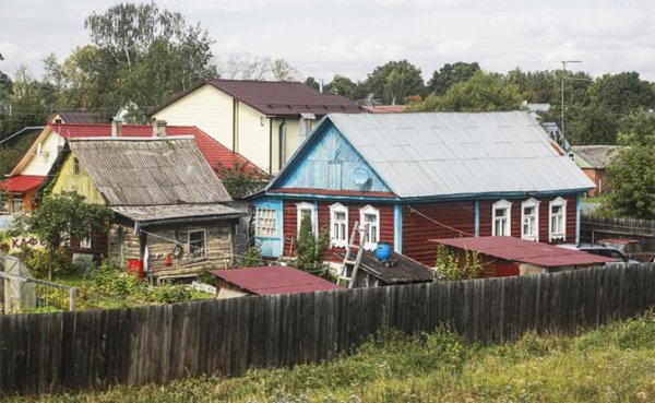 Дружба с соседями по даче избавит от соблюдения дурацких законов - «Недвижимость»