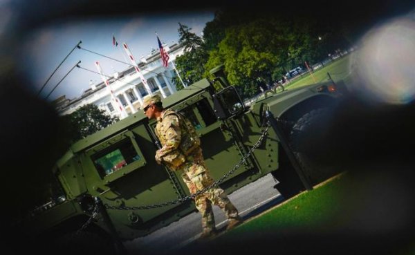 «Гвардейцы Трампа» готовятся дать бой полиции США - «В мире»