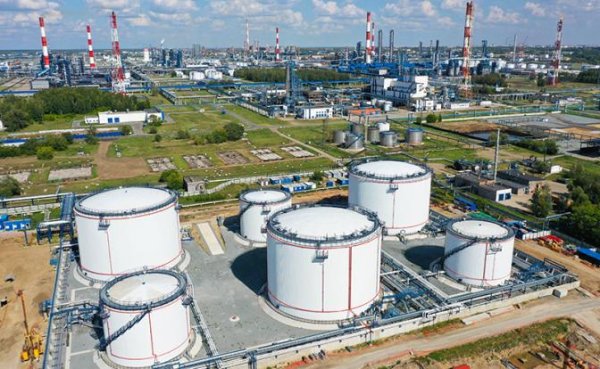 Нефть дешевеет! Brent и WTI ниже $60 за баррель могут стать реальностью уже в начале 2026 года - «Экономика»