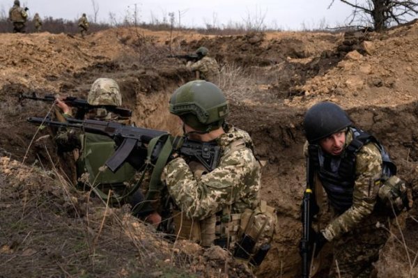 Битва за Гуляйполе: Драпающие бандеровцы истребляют заградотряды ВСУ - «Военные действия»