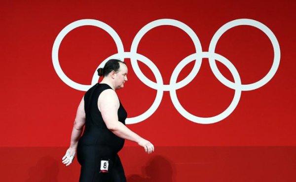 МОК задумался о том, чтобы запретить мужчинам избивать женщин на спортивных аренах - «Спорт»