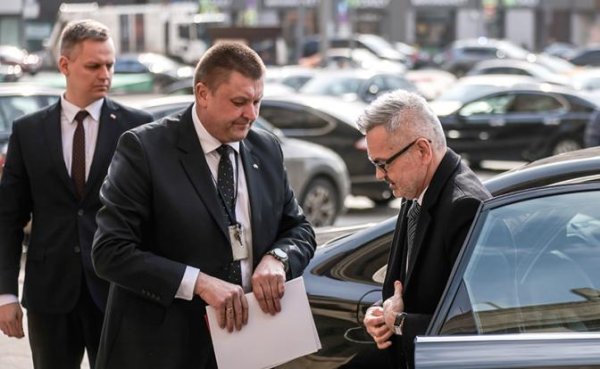 «Стремились к физическому столкновению»: Посол Польши пытался в Петербурге нарваться на скандал - «Политика»