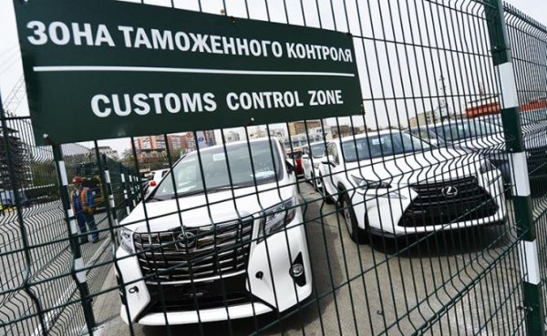 Утильсбору дали месяц на раздумье: Денис Мантуров отправил Минпромторгу новое задание - «Авто»