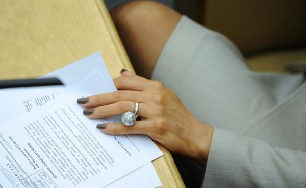 Зарвавшиеся слуги: Поможет ли «Моральный кодекс депутата» избранникам не крыть оппонентов матом? - «Общество»