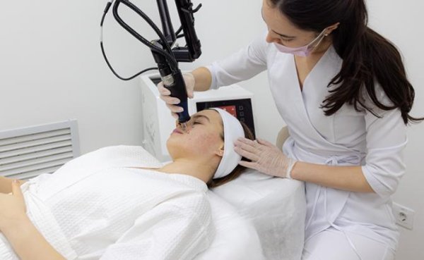 Лазерная шлифовка рубцов при постакне - «Здоровье»