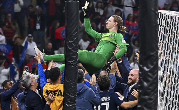 Матвей Сафонов заставит Европу учить русский язык - «Спорт»