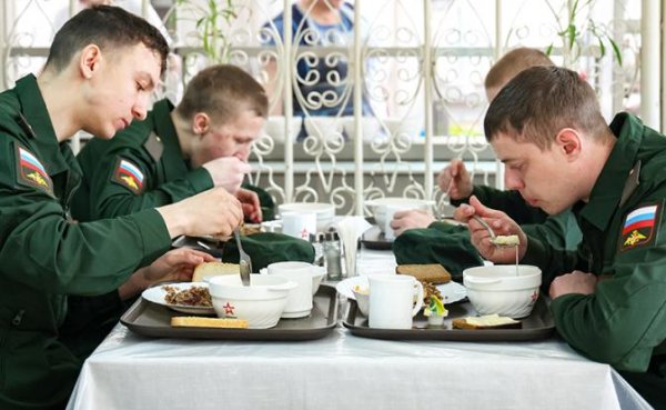 Чай, кофе, повоюем: что дают на завтрак в армии и подойдет ли солдатское меню гражданским - «Здоровье»