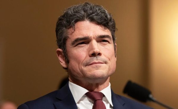 Это измена: Дональду Трампу дал под дых его же главный разведчик - «Политика»