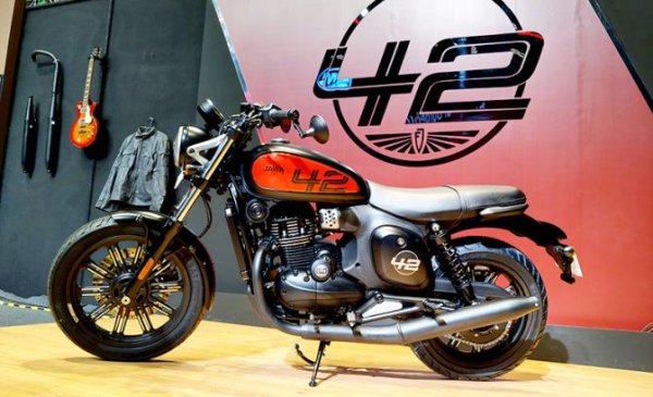 Россия резко полюбила мотоциклы, но к «Яве» это точно отношения не имеет - «Авто»