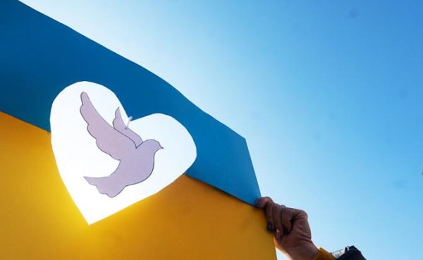«Самая важная победа Украины — это мир»: Зеленский неожиданно заговорил о чистом небе над головой - «Политика»